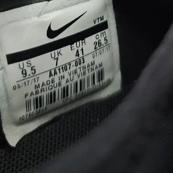 Nike - Picture 5 of 5